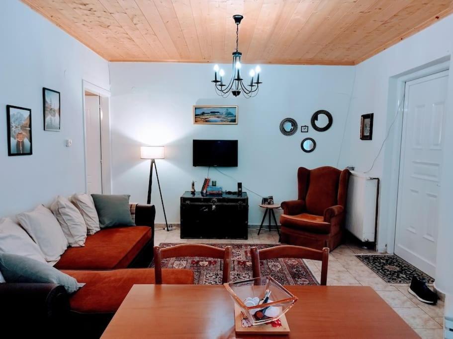 Cozy Cottage For 4 Lávdhas Exterior foto